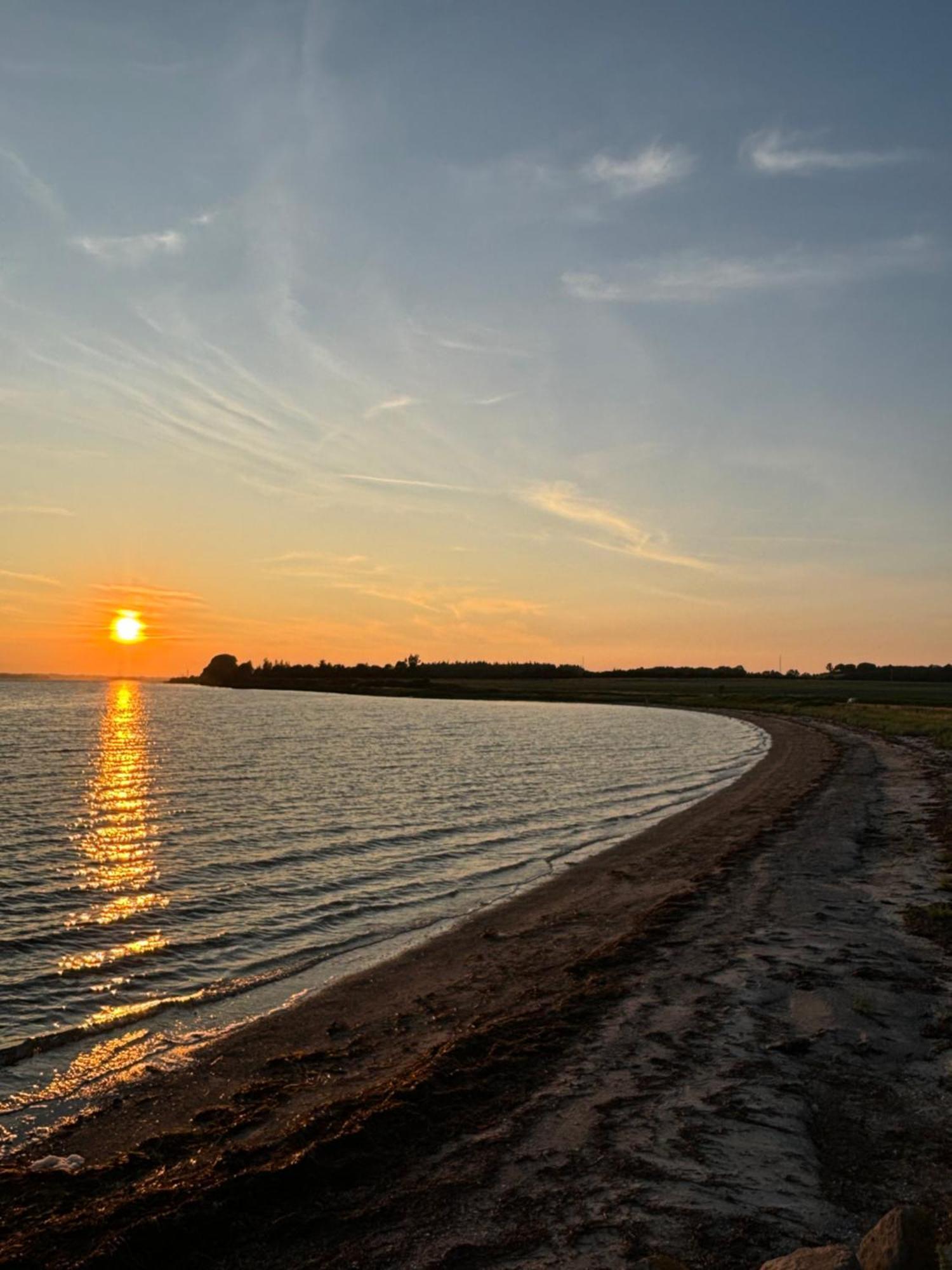 Nedlagt Gard I Naturen Med Ro Og Fred Og Samtidig Taet Pa Og Fiskeri Og Indkobsmuligheder *